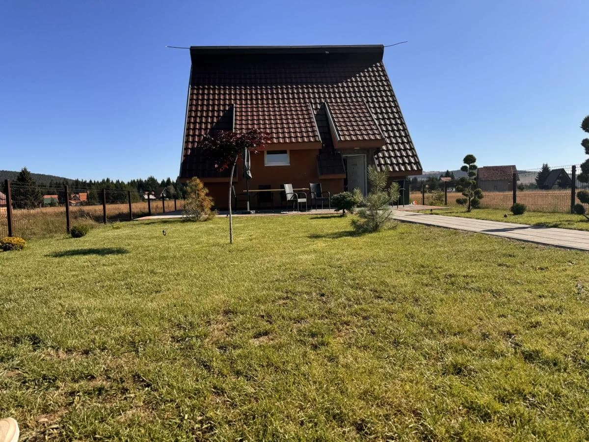 Vila Topli Kutak Golija sa dvorištem · Topli Kutak Golija